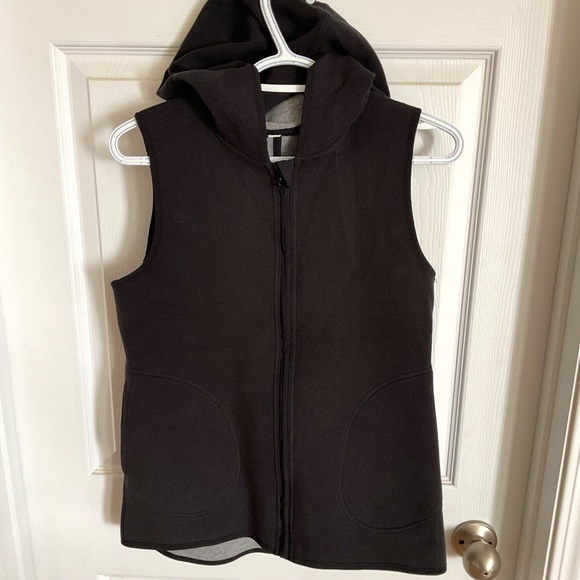 Lululemon Reversible Vest, Size 6 - Picture 1 of 10